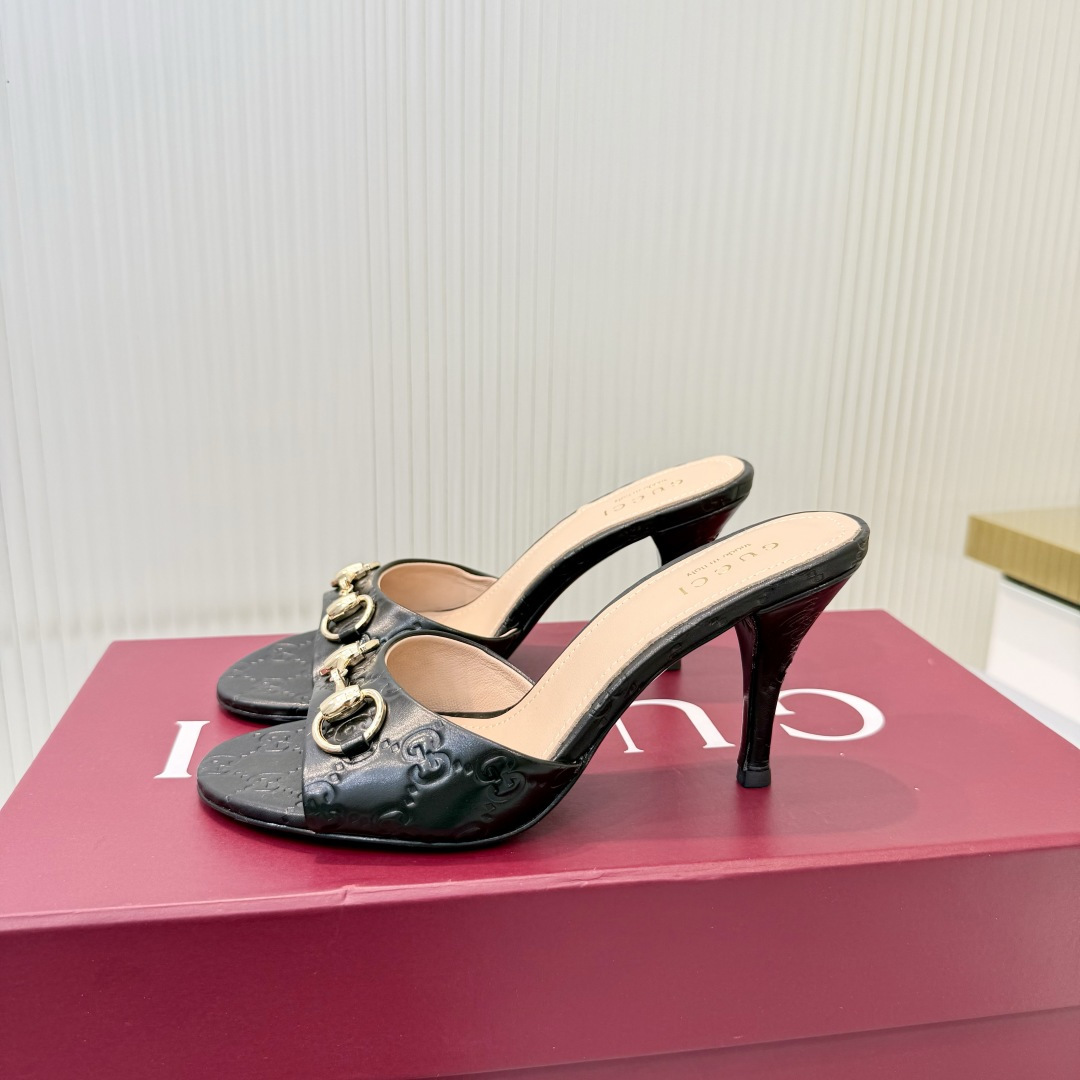 Gucci 35-42《古驰新世代》(Generation Gucci)系列深入探索品牌典藏元素