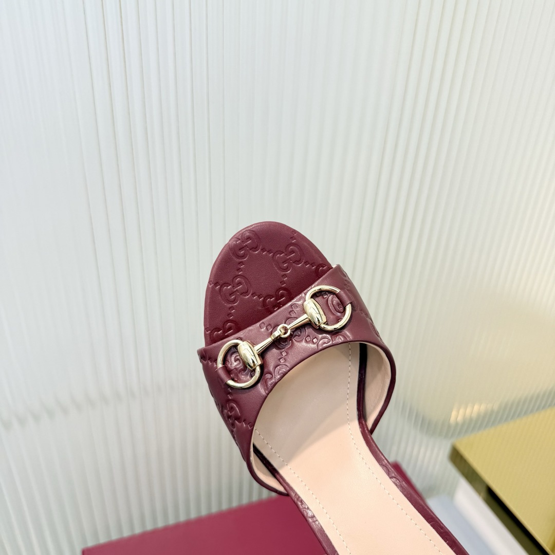 Gucci 35-42《古驰新世代》(Generation Gucci)系列深入探索品牌典藏元素