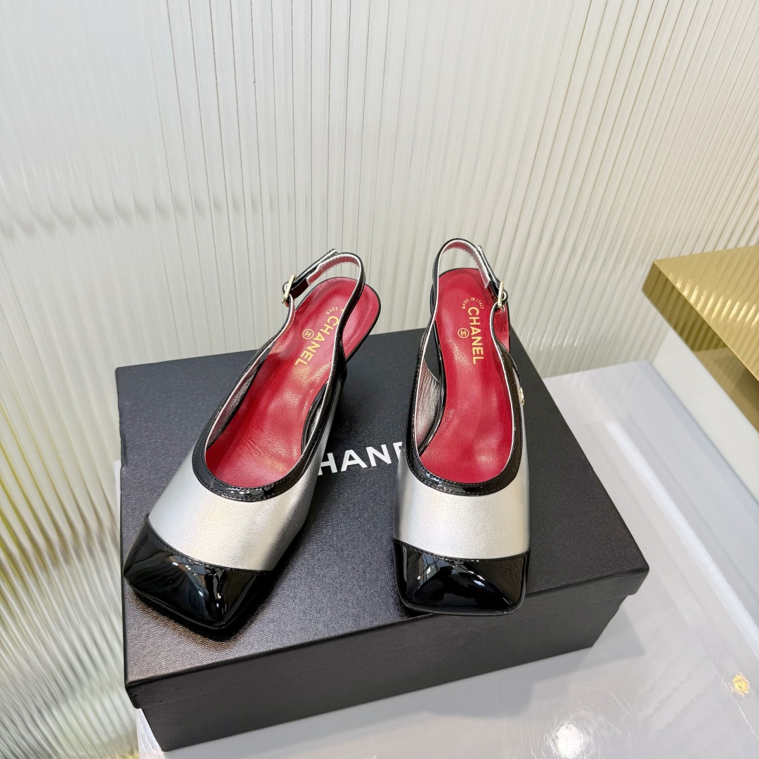 NO:957361,Chanel chan*l classic slingback small fragrant sandals!  Single shoes!  As Coco Chanel said, fashion is fleeting but style lasts forever!  This pair of empty-back shoes is a classic among Xiangjia classics!  Two-color matching, simple and exquisite, the universal and evergreen model in the counter will never go out of style!  The counter features original leather, imported sheepskin lining, and Italian imported cow leather soles!  Heel height 6.5cm, top quality, Size35-40 (40 41 customized), high heels and sandals, chanel, chanel, chanel, sandals, high heels, cowhide, sheepskin19860909香奈儿 chan*l经典slingback小香凉鞋！单鞋！ 就像coco香奈儿女士说的流行稍纵即逝,但风格永存！这双后空鞋就是香家经典中的经典！双色搭配,简约精致,专柜里的万能长青款,永远不过时单品！ 专柜原版皮料,进口羊皮内里, 意大利进口牛皮革鞋底！ 跟高6.5cm 顶级品质,Size35-40（40 41 定做）,高跟鞋凉鞋,chanel,chanel,chanel,sandals,high heels,cowhide,sheepskin,Women's Shoes