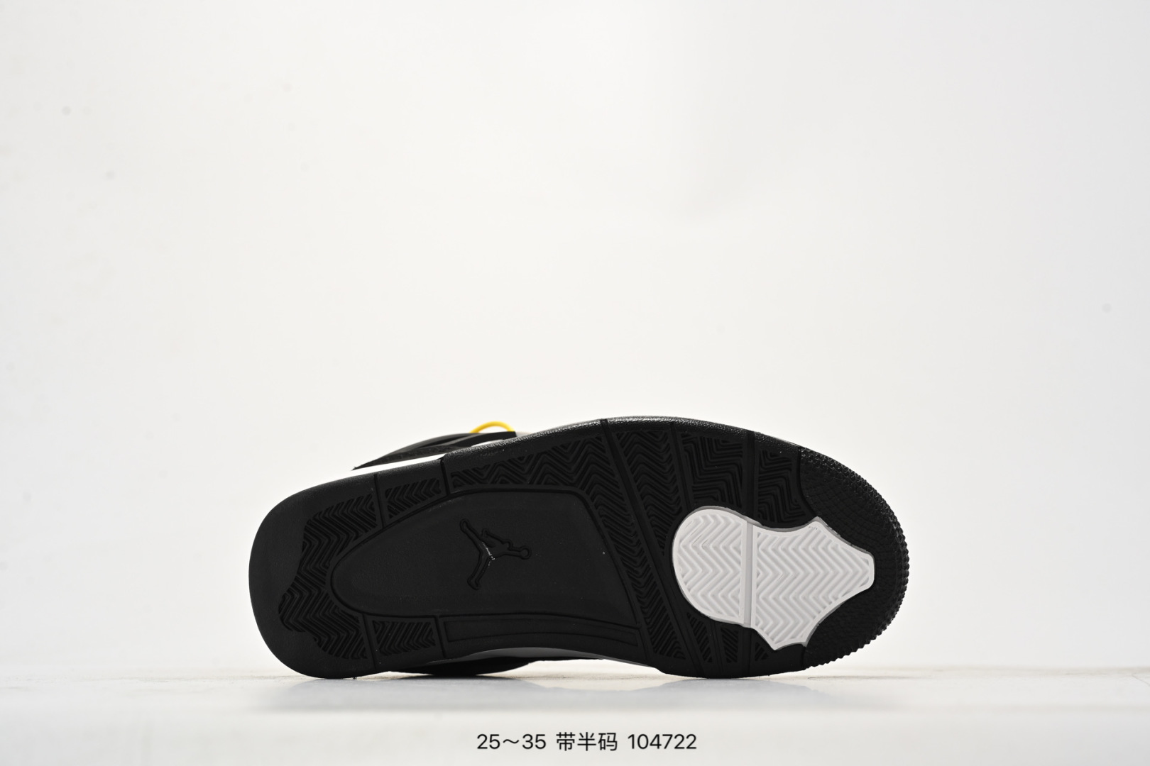 图片[6]-童鞋Nike Air Jordan 4 Retro Se 迈克尔·乔丹AJ4代中帮复古休闲运动文化篮球鞋 将登场的不是白水泥配色，而是一款极其相似的新品。此番，这款鞋子终于迎来发售消息。这款鞋子可以称为绝佳颜值，鞋身以大面积白色呈现，营造简约的视觉氛围。蓝色鞋带孔与中底白蓝，搭配上鞋舌的绿色 Logo，进一步拉升视觉表现。 货号：308497-115 尺码：25～35-选品中心