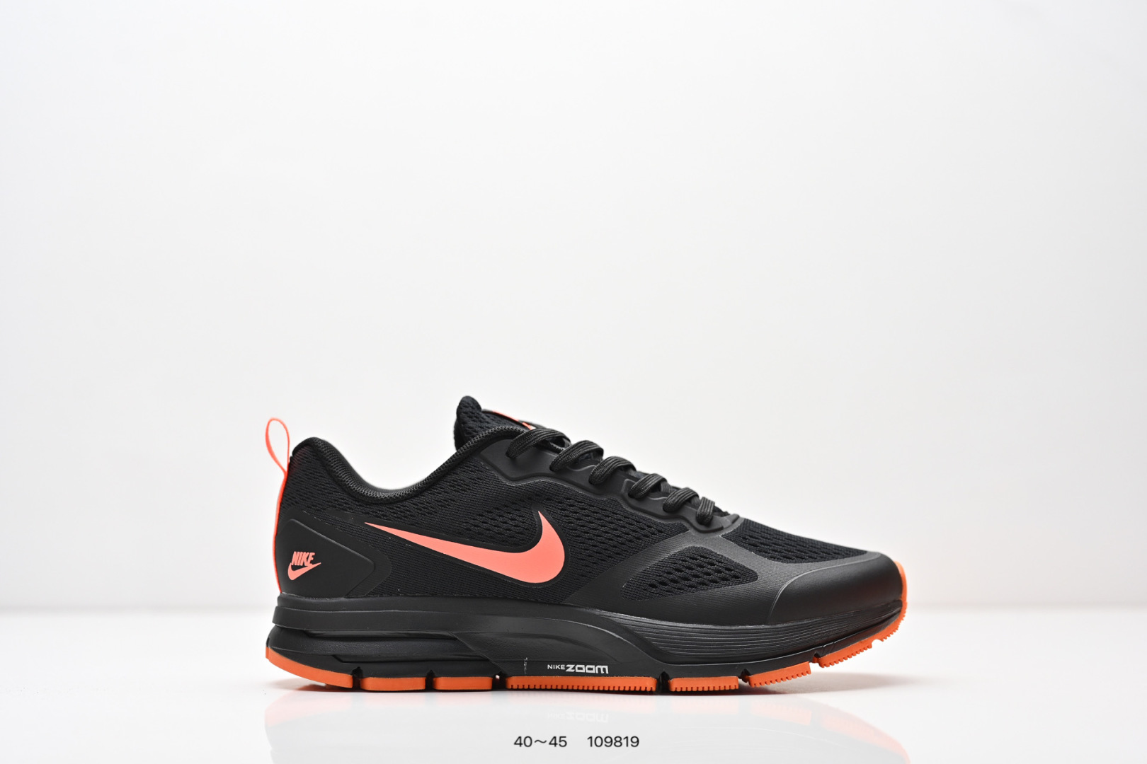 集合 Nike Zoom Pegasus 26X 耐克 登月透气缓震疾速跑鞋 在鞋底部分搭载全掌型ZOOM AIR配置 锐意革新缓震系统 缔造平稳顺畅的自然步履体验
