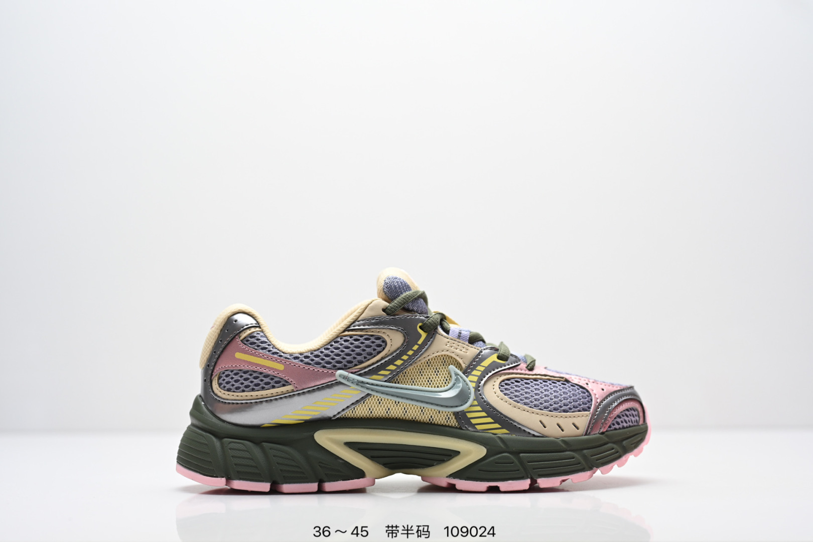 耐克 Nike V5 RNR 舒适百搭防滑耐磨 低帮休闲鞋 鞋面是大网孔设计 透气性超强 夏天穿完全不会闷脚 特别适合现在这种天气 中底是泡棉材质 脚感特别舒适 走一天脚都不会累 而且这双鞋一年四季都能穿 无论是日常休闲 慢跑还是通勤 都能轻松驾驭 货号:HJ5228-007.H07901 102 带半码 编号:109024