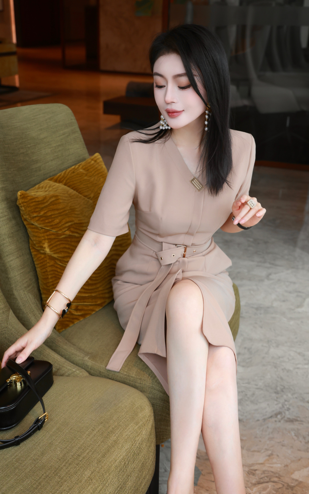 “High-quality Women’s Clothes: MM6 and V Digital Post Collection in Various Sizes” - 图片 5