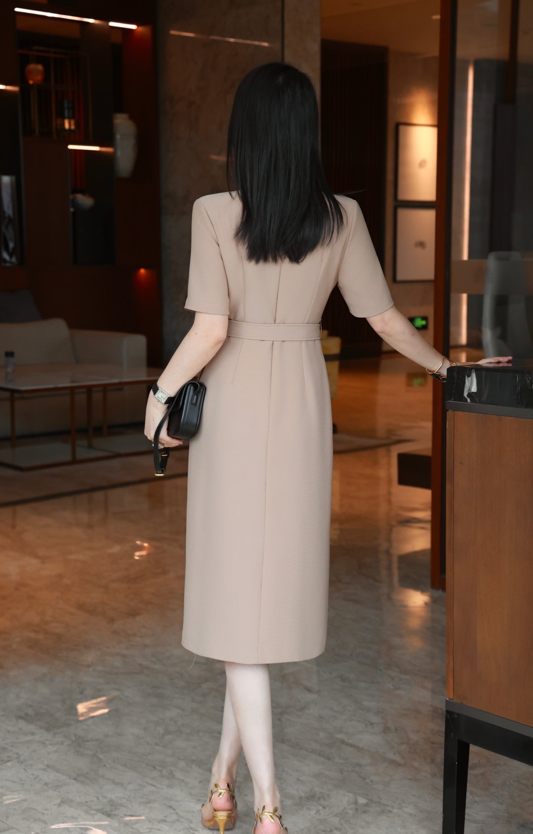 “High-quality Women’s Clothes: MM6 and V Digital Post Collection in Various Sizes” - 图片 8