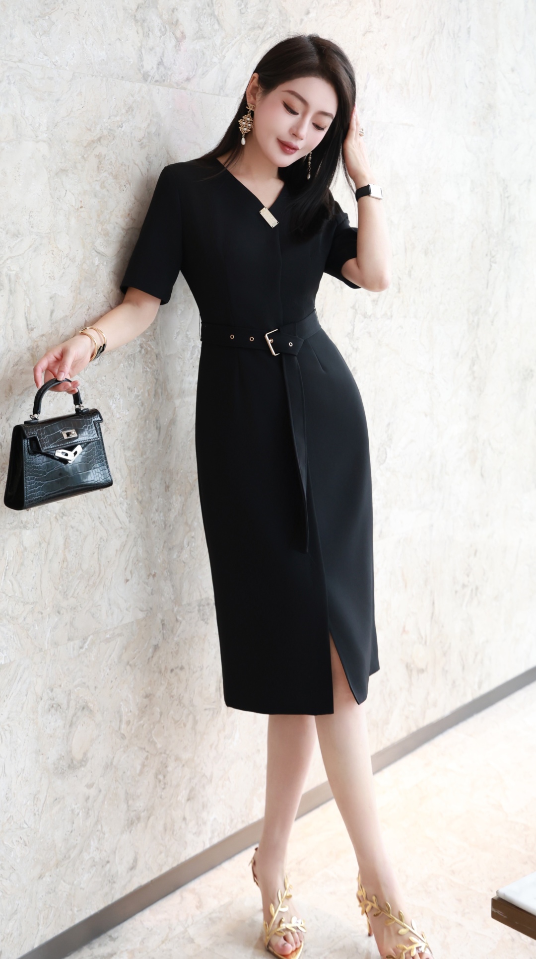 “High-Quality Women’s Clothes: MM6 and V Digital Post Dress Collection Summary”