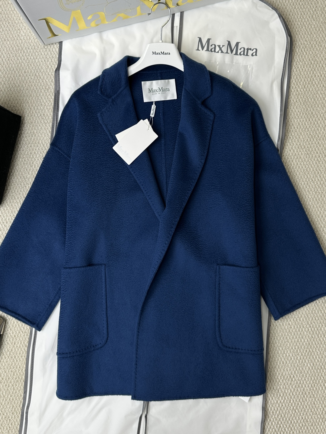 NO:636125,No. Max's classic water ripple coat, composition 80 Australian wool, 20 cashmere, size SML, color blue, Maxmara-clothing, alexander wang19860909编号 Max家经典水波纹大衣 成分80澳毛 20羊绒 尺码SML 颜色蓝色,麦丝玛拉-服装,alexander wang,Women's clothing