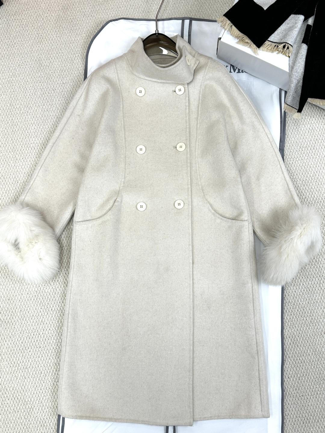 NO:636127,No. Duzai 2025 autumn and winter new stand collar wool coat Composition wool Size SML Color beige, women's clothing, alexander wang19860909编号 独在2025秋冬新款立领羊毛大衣 成分羊毛 尺码SML 颜色米色,女装,alexander wang,Women's clothing