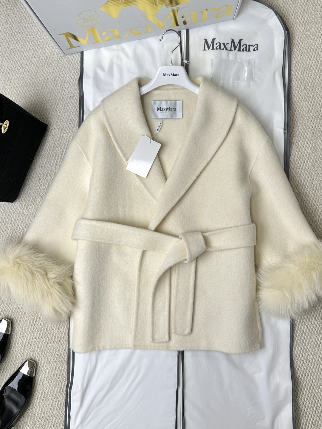 NO:636133,No. Max's classic green fruit collar short coat Composition 70 wool 20 anti-pilling fiber 5 Tencel 5 others Size SML Color beige, Maxmara-clothing, alexander wang19860909编号 Max家经典青果领短款大衣 成分70羊毛 20抗起球纤维 5天丝 5其它 尺码SML 颜色米色,麦丝玛拉-服装,alexander wang,Women's clothing