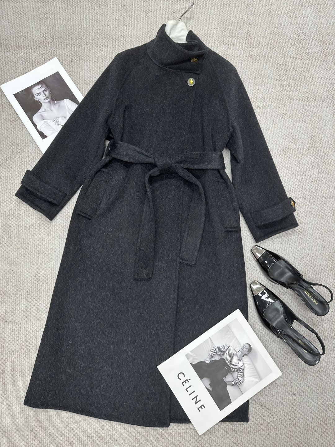 NO:945123,M* Autumn and Winter Stand Collar Gold Button Long Coat Ingredients: 5 Alpaca 65 Cotton Wool Size SM Color Dark Gray Coffee Caramel, Max Mara - Clothing,19860909M*秋冬立领金扣长款大衣 成分:5羊驼65棉羊毛 尺码SM 颜色深灰 咖啡 焦糖,麦丝玛拉-服装,,Women's clothing