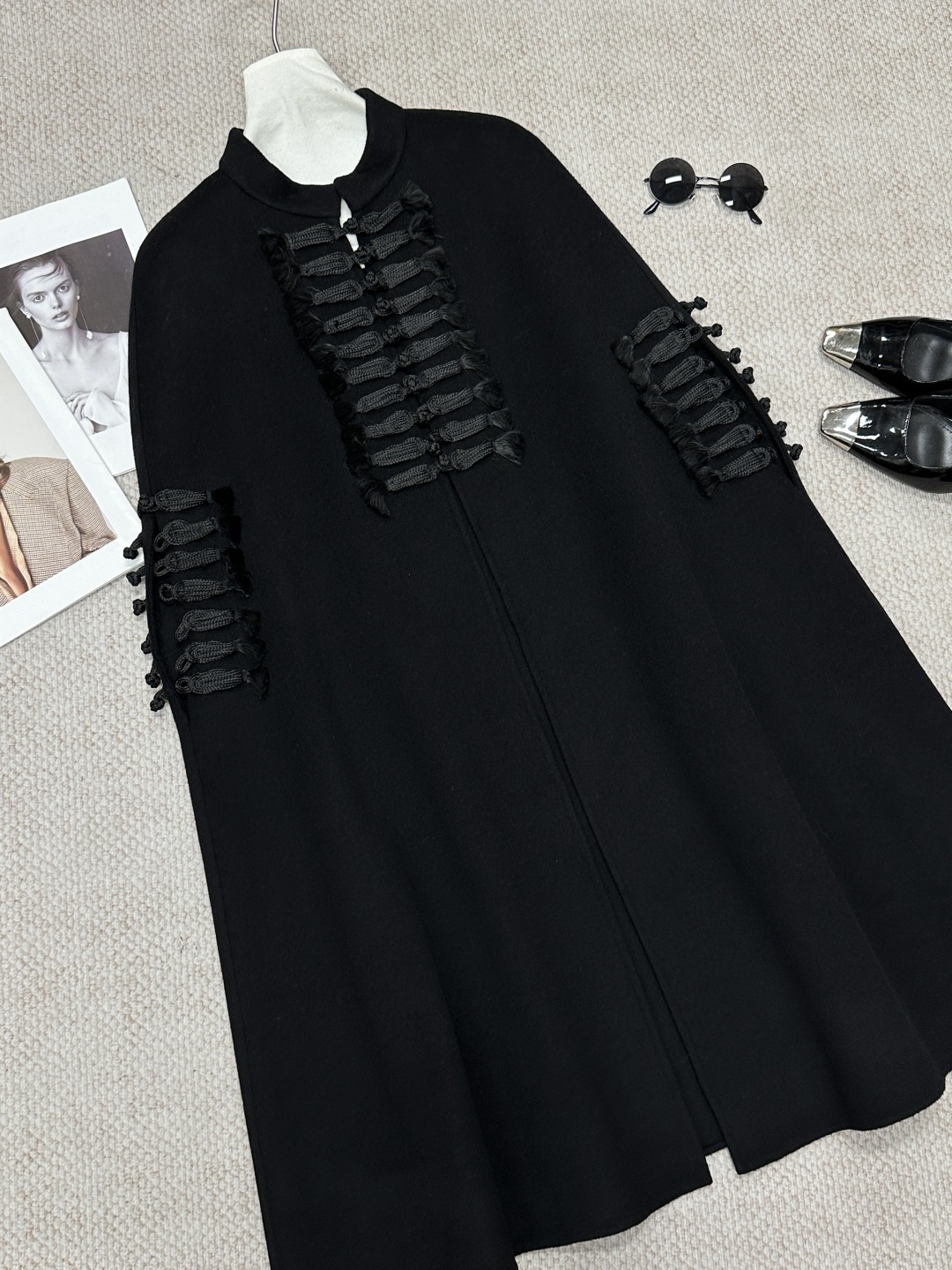 NO:945067,D* Autumn and Winter court-style buckle design cape double-sided cashmere coat Composition wool Size SM, Dior-clothing, dior,19860909D*秋冬宫廷风盘扣设计斗篷双面羊绒大衣 成分羊毛 尺码SM,迪奥-服装,dior,,Women's clothing
