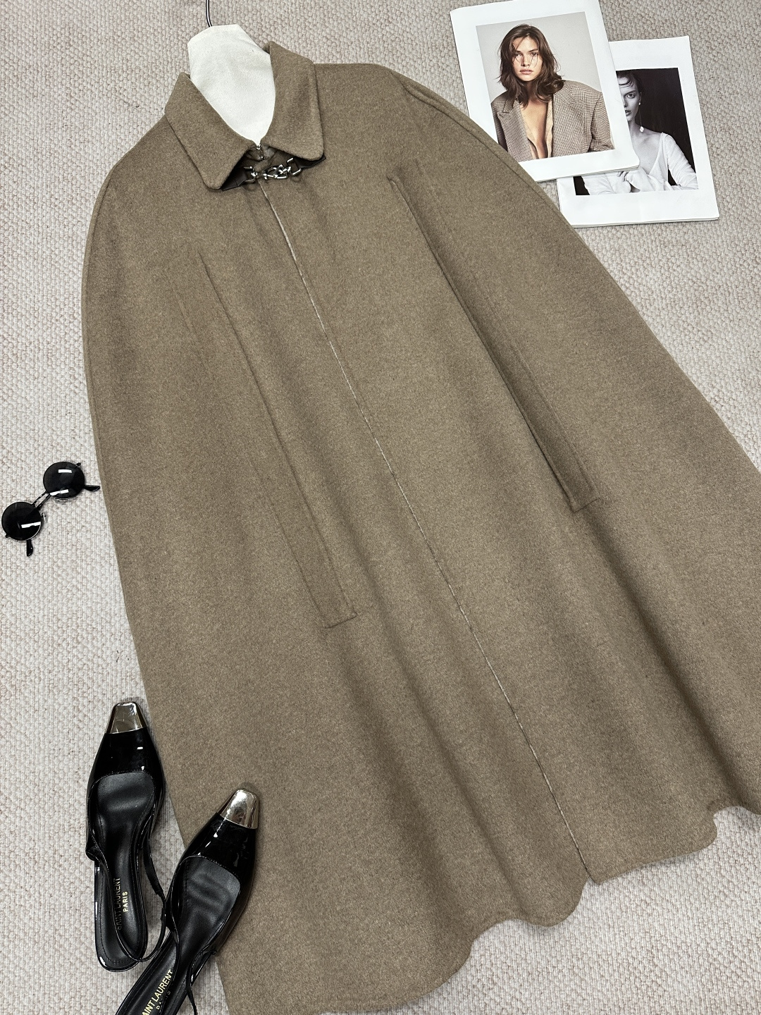 NO:945070,B*Autumn and Winter Lapel Jacquard Note Double-sided Wool Cape Composition Wool Size SM Color Gray Brown, Burberry-Clothing,19860909B*秋冬翻领提花音符双面羊毛斗篷 成分羊毛 尺码SM 颜色灰色 咖色,博柏利-服装,,Women's clothing
