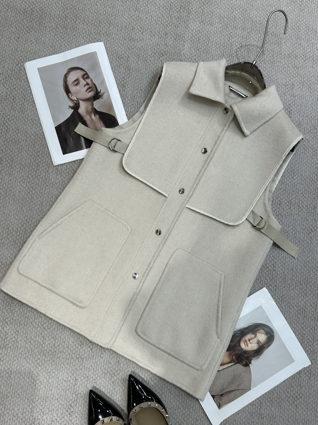 NO:945572,H*pig nose autumn and winter new product double-sided cashmere vest Ingredients cashmere Size SML Color blue camel beige, Hermès-clothing, hermes,19860909H*猪鼻子秋冬新品双面羊绒马甲 成分羊绒 尺码SML 颜色蓝色 驼色 米色,爱马仕-服装,hermes,,Women's clothing