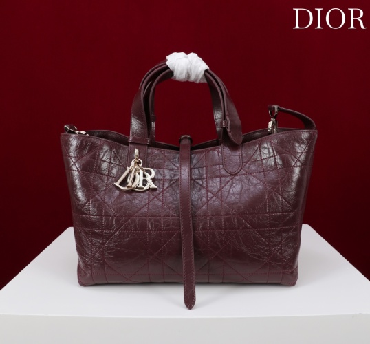 Dior Toujours Medium Burgundy Leather Handbag, 28.5 x 21.5 x 17cm 1 Dior Toujours Medium Burgundy Leather Handbag, 28.5 x 21.5 x 17cm