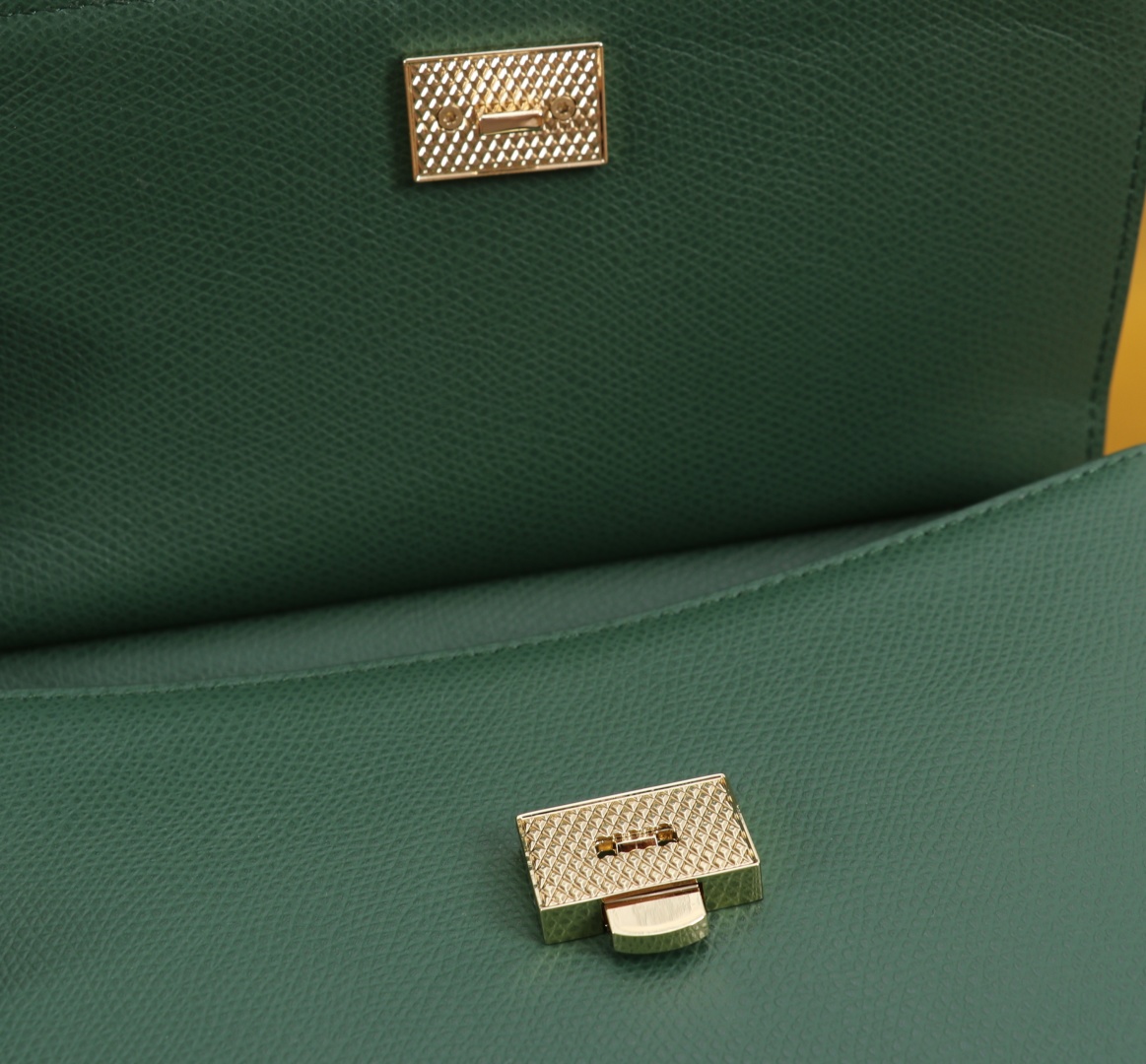 Dolce&Gabbana Sicily 11125 Green Leather Satchel Bag, 21 x 16 x 8 cm 8 cmp a1752232767981 3527