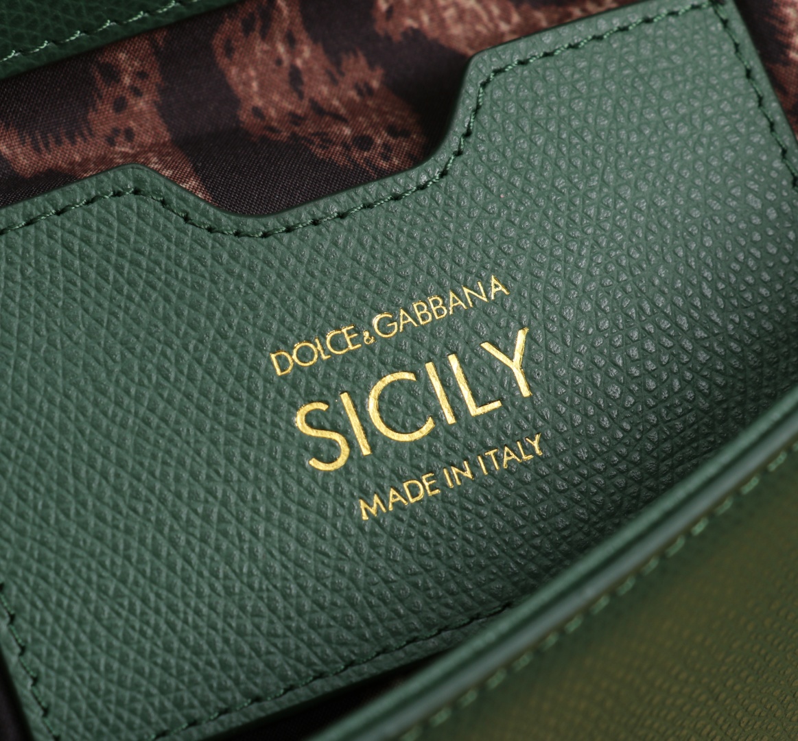 Dolce&Gabbana Sicily 11125 Green Leather Satchel Bag, 21 x 16 x 8 cm 9 cmp a1752232767986 0138