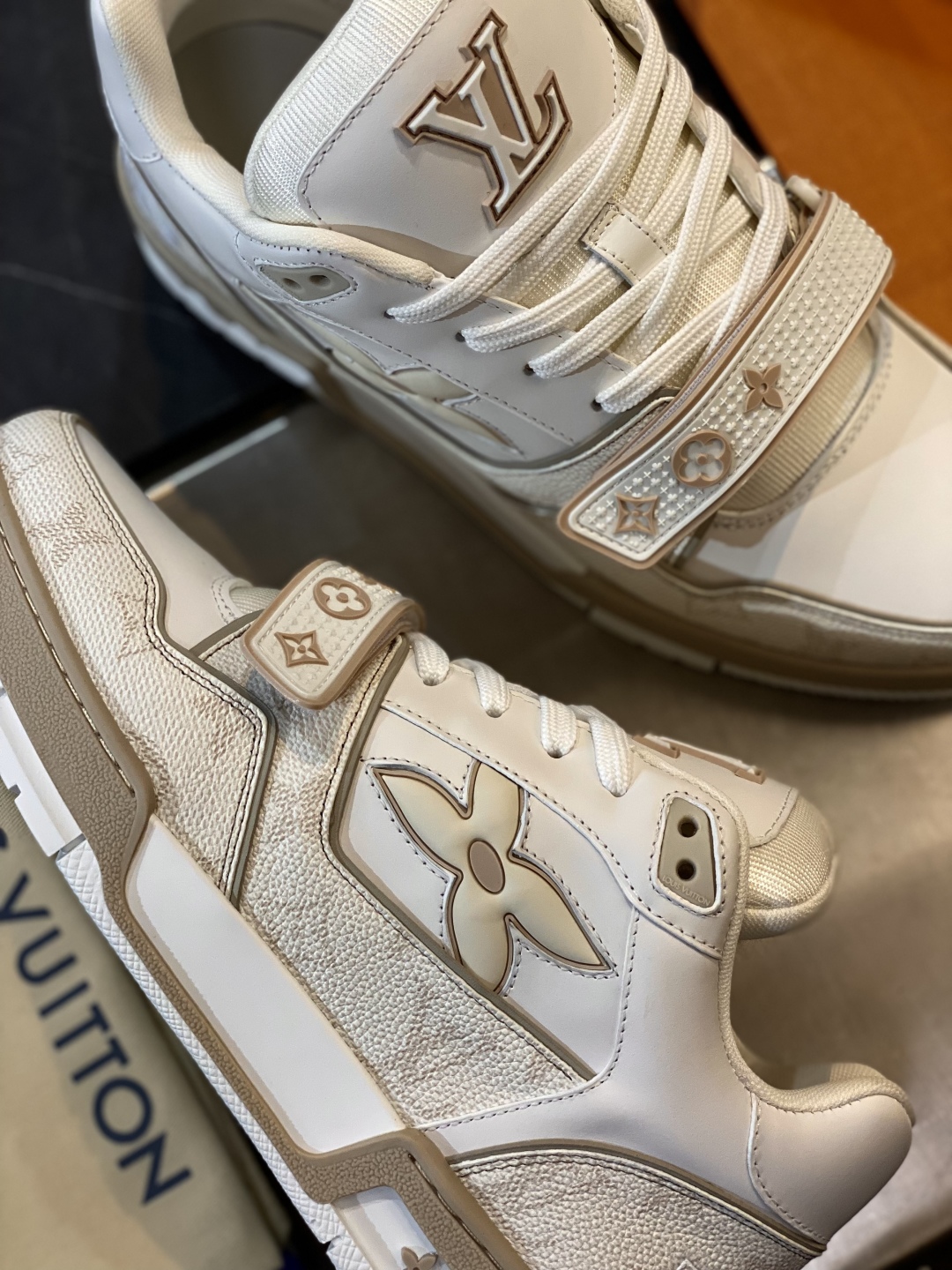 Louis Vuitton Footprint Soccer Sneakers: Urban Style, Luxury Craftsmanship 8 cmp i1748764130476 7785 0 6