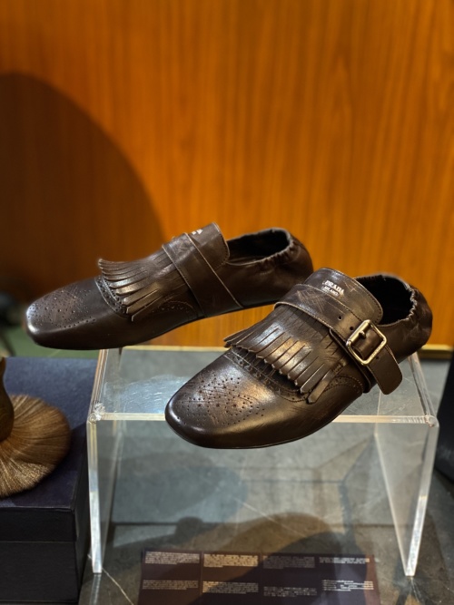 Prada Men's Leather Loafers with Fringe Detail - Modern Elegance, Timeless Style 1 Prada Men's Leather Loafers with Fringe Detail - Modern Elegance, Timeless Style
