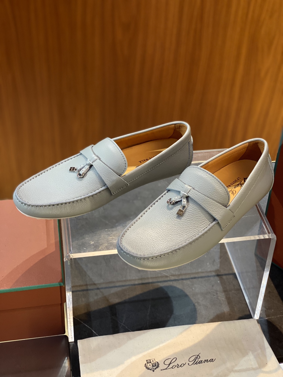 Loro Piana Mocassins Homme en Daim Souple avec Semelle en Caoutchouc