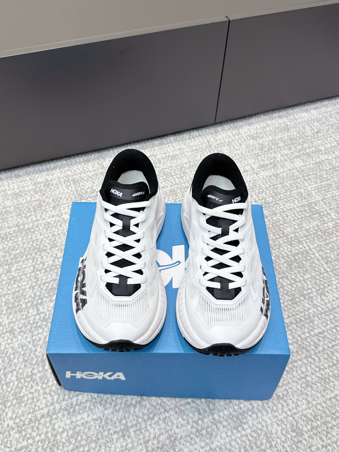 NO:492674,Purchase grade HOKA MAFATE X shock-absorbing, anti-slip and wear-resistant low-top running shoes!  We are always committed to providing all runners with newer and better running equipment. We adopt a micro-curved toe design, which is flexible in response and protects the toes; the upper is matched with simple colors to create a simple and neat appearance and outstanding foot feeling; the heel is treated with ankle curve, sole does not wear and wear; the sole is worn with rich anti-slip shading design, which can grip smoothly; this sole has thick, higher rebound, and better cushioning performance, bringing a more dynamic and stable experience to the feet!  Size35-40 (40 custom made without return or exchange), casual shoes/sports shoes, sneakers19860909代购级 HOKA MAFATE X 减震防滑耐磨 低帮 跑步鞋！始终致力于为所有跑者提供更新、更好的跑步装备. 釆用微翘式鞋头设计,响应灵活、保护脚趾；鞋面运用简洁的色彩进行搭配,缔造简洁利落外观和出众脚感；后跟做了贴合脚踝曲线处理,穿着不磨脚；鞋底耐磨材质搭配丰富的防滑底纹设计,可平稳抓地；此种鞋底厚、更高回弹、更好的缓冲性能,为双脚带来更具动感和稳定的体验！ Size35-40（40订做不退换）,休闲鞋/运动鞋,sneakers,Women's Shoes