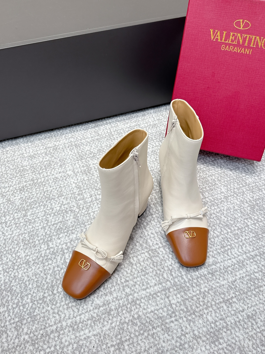 Valentino VLogo Two-tone Square Toe Ankle Boots