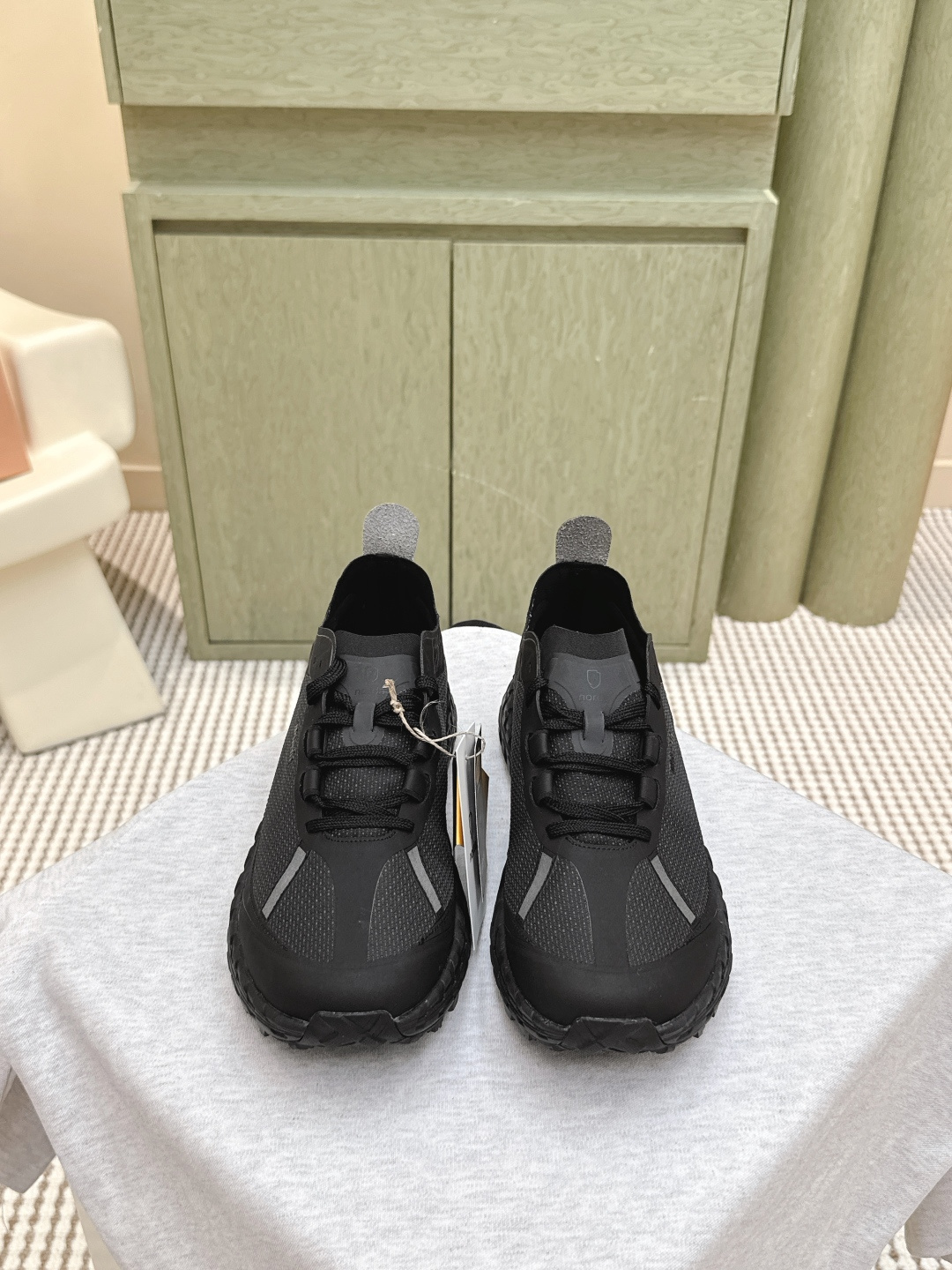 NO:494893,Purchase grade | D773Norda Men's outdoor sneakers are designed for brave men who challenge wilderness and mountains. They use cutting-edge technology and high-performance materials, and the lightweight shoe body is matched with strong grip. They are not afraid of steep rock walls, muddy trails or slippery streams. Every step is as stable as a rock. Vibram super powerful sole Bionic tooth pattern design, climbing and wading like walking on the flat ground. Dynamic cushioning midsole absorbs impact, and long-distance hiking is still comfortable and tiring. Breathable and waterproof technology GORE-TEX lining, keeps dry while raining and stuffy. Lightweight wear-resistant upper Anti-tearing material, facing gravel thorns, and still as durable as new. Size 39-45, casual shoes/sports shoes, sneakers19860909代购级｜D773Norda 男款户外运动鞋  专为挑战荒野与山野的勇者设计.采用尖端科技与高性能材质,轻量化鞋身搭配强悍抓地力,无惧陡峭岩壁、泥泞小径或湿滑溪流,每一步都稳如磐石.   Vibram 超强大底 仿生齿纹设计,攀岩涉水如履平地.  动态缓震中底 吸收冲击力,长距离徒步依旧舒适不累脚. 透气防水科技 GORE-TEX 内衬,暴雨闷热皆保持干爽.  轻量耐磨鞋面 抗撕裂材质,直面碎石荆棘,依旧耐久如新.  码数39-45,休闲鞋/运动鞋,sneakers,Women's Shoes