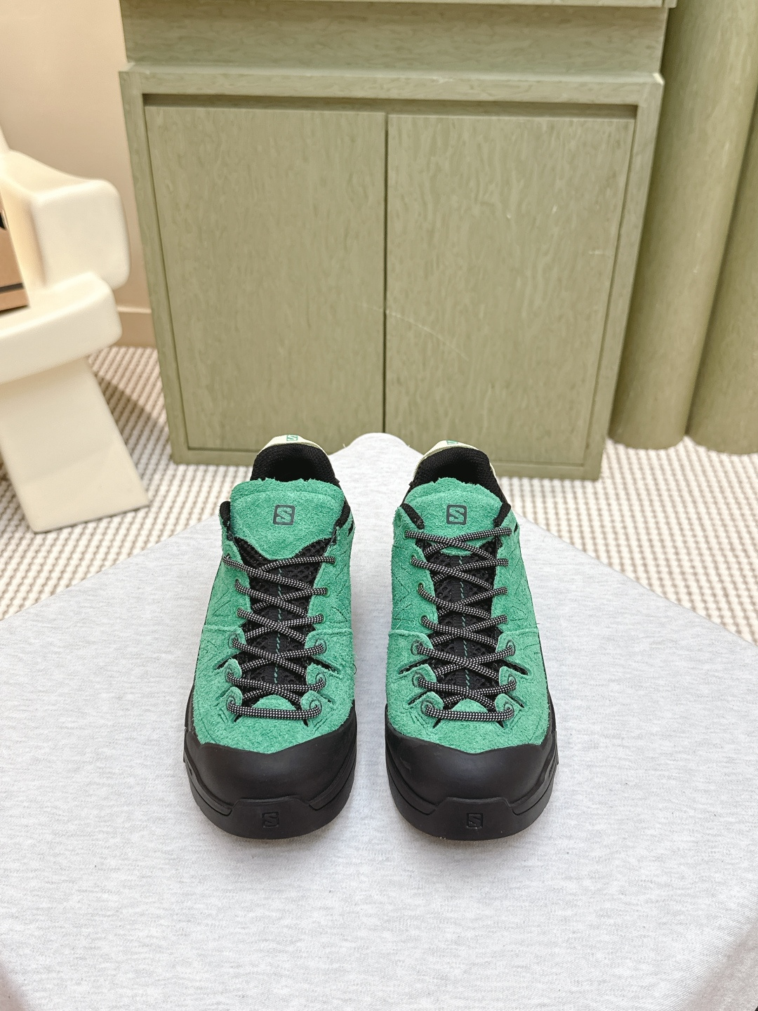 NO:512166,Purchase grade | D0071Salomon25s new Aero Glide3 Grvl running shoes Salomon's products are known for their excellent quality and unique design, focusing on the functionality and durability of the product while taking into account the sense of fashion. X-ALP SUEDE is a shoe rooted in Salomon's hiking history, inspired by hiking shoes suitable for rocky terrain and mountain roads. This hybrid shoe features a high-quality design, including a long suede upper, rubber toe and side powerband, to protect your feet in a variety of terrain while also having excellent functionality from hiking. This latest model uses a beautiful green color scheme, 30 open mesh, embroidered details and flat laces for a cool look. This is a low-key yet eye-catching premium shoe. Upper Niujing Neli mesh Outsole original molded and outsole SIZE35-45, casual shoes/sports shoes, loro piana, sneakers19860909代购级｜D0071Salomon25s新款Aero Glide3 Grvl跑鞋 Salomon 的产品以卓越的品质和独特的设计著称,注重产品的功能性和耐用性,同时兼顾时尚感.X-ALP SUEDE 是一款扎根于 Salomon 登山历史的鞋款,其灵感源自适合穿越岩石地形和山路的登山鞋. 这款混合鞋款采用优质设计,包括长绒面革鞋面、橡胶鞋头和侧边动力带,可在各种地形中为您的双脚提供保护,同时兼具源自登山运动的卓越功能性.这款最新款采用靓丽的绿色配色、30 开放式网眼、刺绣细节和扁平鞋带,打造酷炫外观.这是一款低调却又引人注目的优质鞋款. 鞋面牛京 内里网布 大底原版开模大底 SIZE35-45,休闲鞋/运动鞋,loro piana,sneakers,Women's Shoes