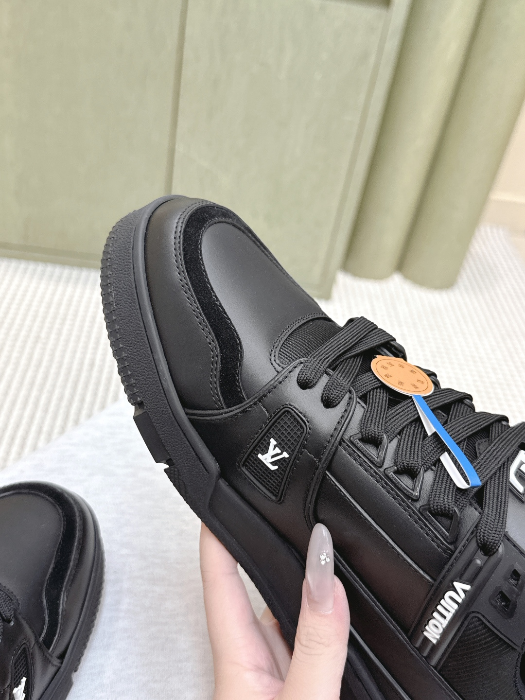 Louis Vuitton 代购级Louis Vuitton 25ss 驴家的 trainer板鞋，每个人都必须入的款，绝不后悔