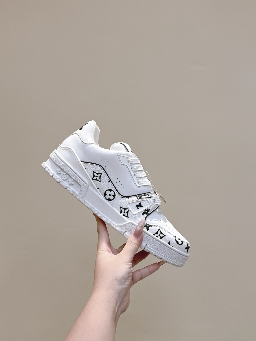 Louis Vuitton Louis Vuitton 25ss 驴家的 trainer板鞋，每个人都必须入的款，绝不后悔