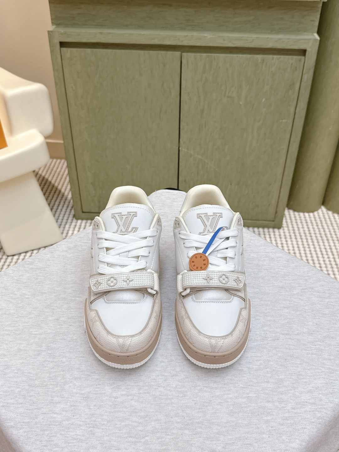 Louis Vuitton 代购级Louis Vuitton 25ss 驴家的 trainer板鞋，每个人都必须入的款，绝不后悔