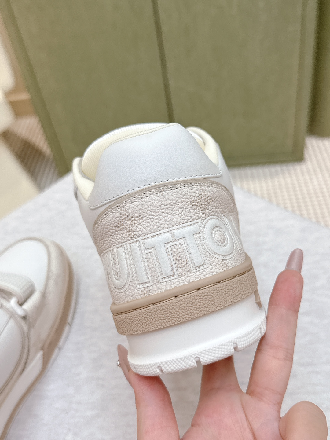 Louis Vuitton 代购级Louis Vuitton 25ss 驴家的 trainer板鞋，每个人都必须入的款，绝不后悔