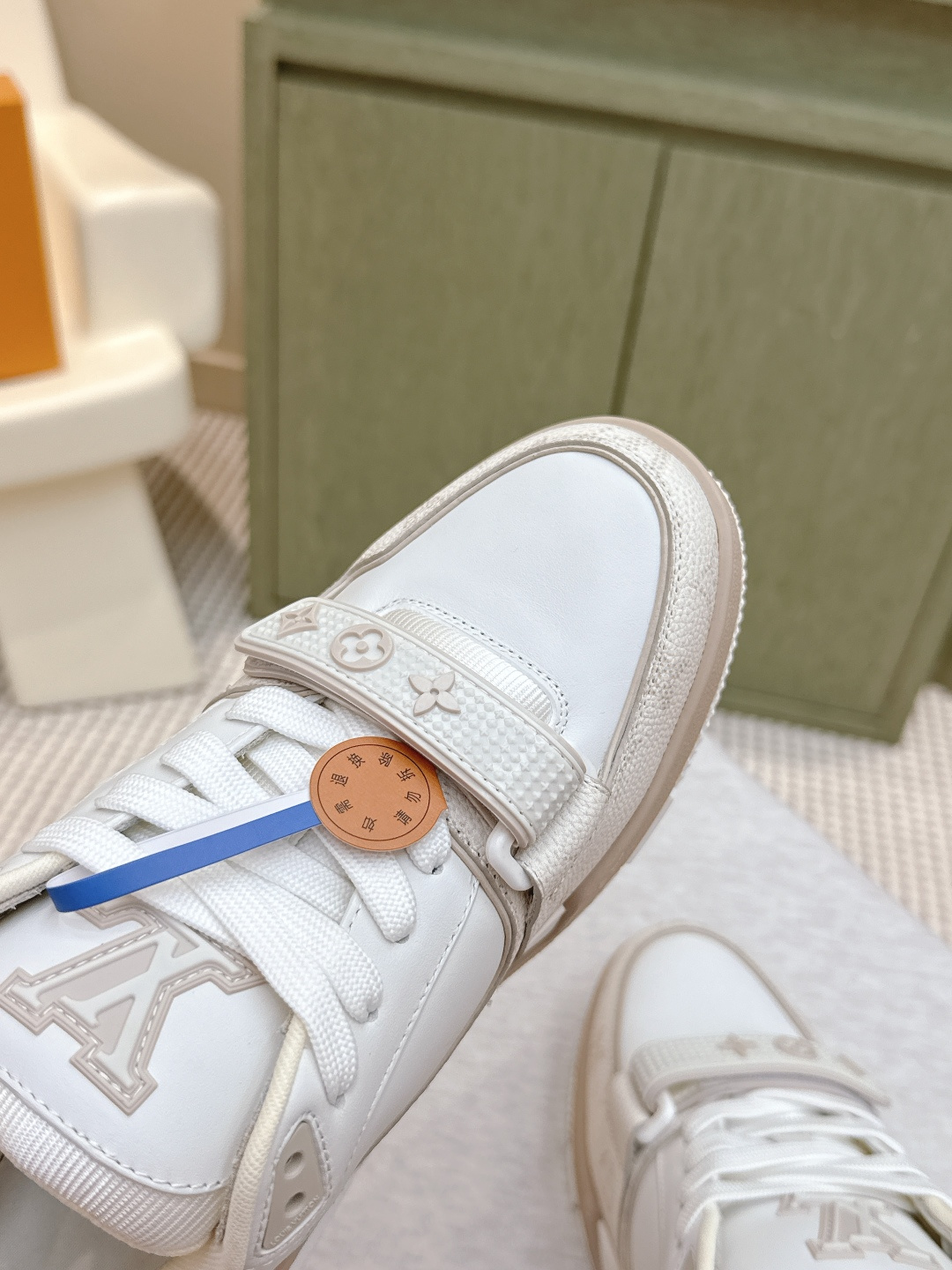 Louis Vuitton 代购级Louis Vuitton 25ss 驴家的 trainer板鞋，每个人都必须入的款，绝不后悔