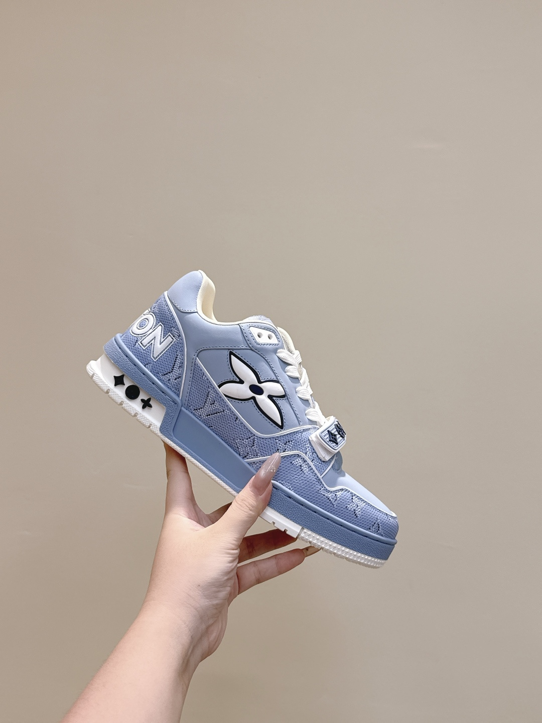 Louis Vuitton Louis Vuitton 25ss 驴家的 trainer板鞋，每个人都必须入的款，绝不后悔