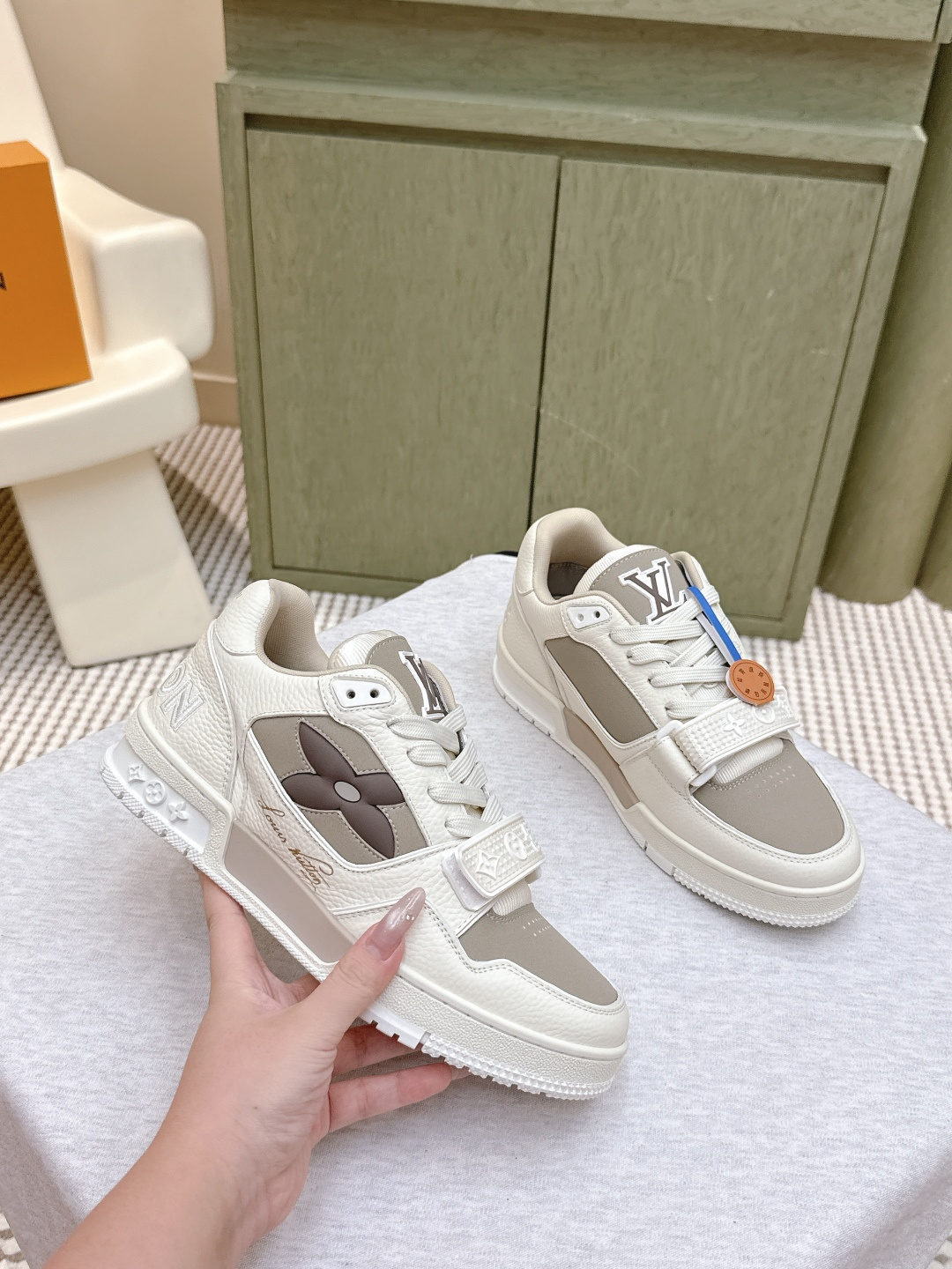 Louis Vuitton 代购级Louis Vuitton 25ss 驴家的 trainer板鞋，每个人都必须入的款，绝不后悔