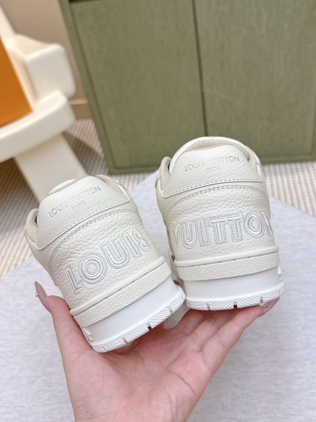 Louis Vuitton 代购级Louis Vuitton 25ss 驴家的 trainer板鞋，每个人都必须入的款，绝不后悔