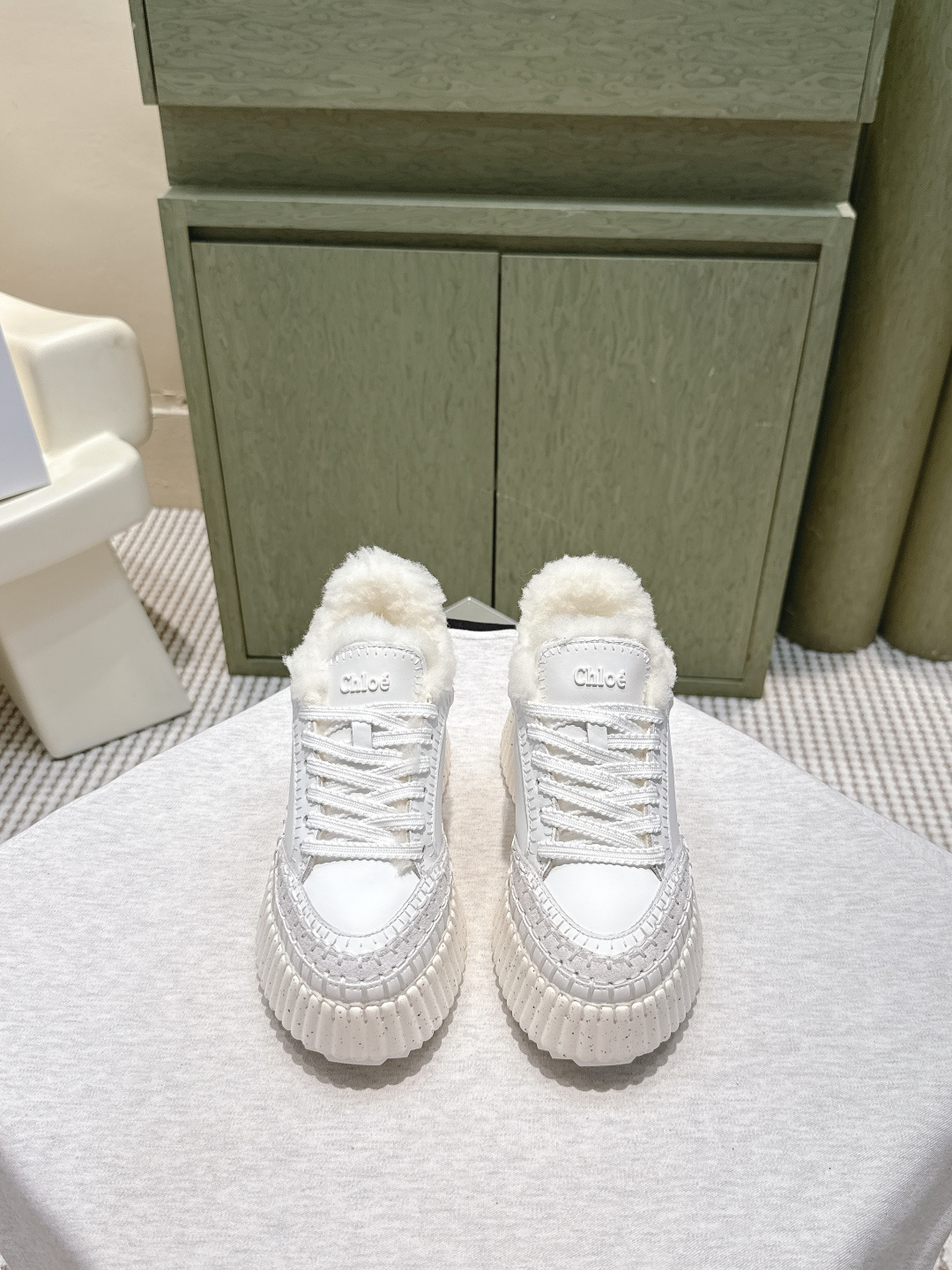 NO:559026,Purchasing agent Chloe’s new thick-soled biscuit shoes!  The latest color matching is a cool trendy boot that looks amazing this season. I bought it at the counter for 7800!  Exclusive mold opening and customization on the entire network. After 1 month of adjustment, it was restored to the authentic grade and counter inspection grade. Original one-to-one custom elastic socks on the upper, crystal sheepskin feet inside, and one-to-one model non-slip double-layer thickened non-slip and wear-resistant outsole!  Wear the height-increasing artifact!  Size35-39 (40 41 customized), casual shoes/sports shoes, boots, sneakers, sheepskin19860909代购级 克洛伊新款厚底饼干鞋！最新配色入手一款本季颜值爆表的酷潮靴, 专柜以7800购入！全网独家开模定制,历经1个月调整还原正品级,专柜验货级别 鞋面原版一比一定制弹力袜,内里水晶羊皮垫脚,一比一楷模防滑双层加厚防滑耐磨大底！穿上增高神器！ Size35-39( 40 41 定做),休闲鞋/运动鞋,boots,sneakers,sheepskin,Women's Shoes