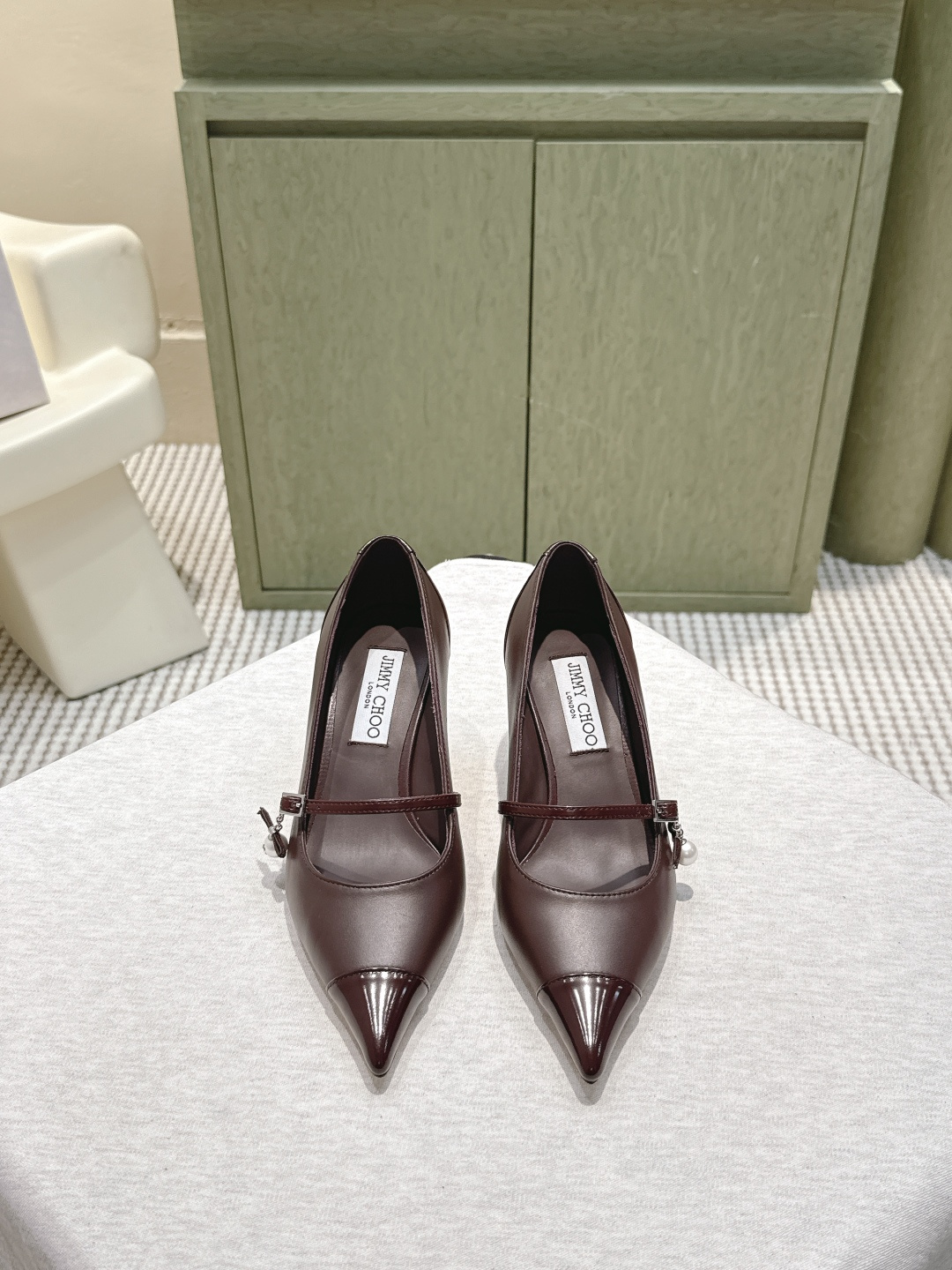 NO:561124,Purchasing agent level jimmychoo ss25 new arrival~ Jimmy Choo｜Early Autumn New High Heels JC's pointed high heels are really beautiful~ Both sexy and high-footed~ Showing high-end elegance. Upper calfskin, lining sheepskin, heel height 6.5cm, outsole original cowhide sole Size35-39 (40.41.42 custom-made, non-returnable), boots and high heels, jimmy choo, jimmy choo, boots, high  heels,cowhide,sheepskin19860909代购级 jimmychoo ss25 new arrival～ 吉米周｜早秋新款高跟鞋 JC这款尖头高跟鞋真的太美了～ 兼具性感与脚翘～尽显高级优雅气质 鞋面小牛皮 内里羊皮 跟高6.5cm 大底原版牛皮底 Size35-39（40.41.42定做不退换）,靴子高跟鞋,jimmy choo,jimmy choo,boots,high heels,cowhide,sheepskin,Women's Shoes