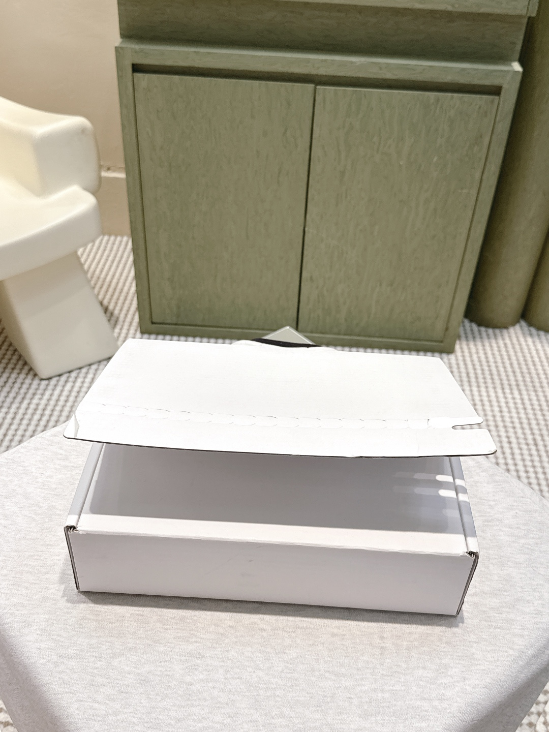 NO:562503,Official website sync box packaging, furry shoes and slippers, slippers19860909官网同步盒包装,毛毛鞋拖鞋,slippers,Women's Shoes