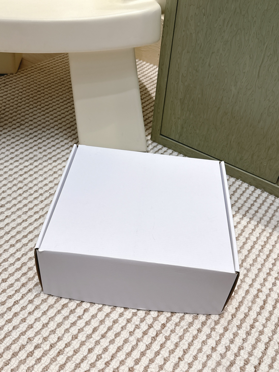 NO:577374,Official website sync box packaging, boots, boots19860909官网同步盒包装,靴子,boots,Women's Shoes