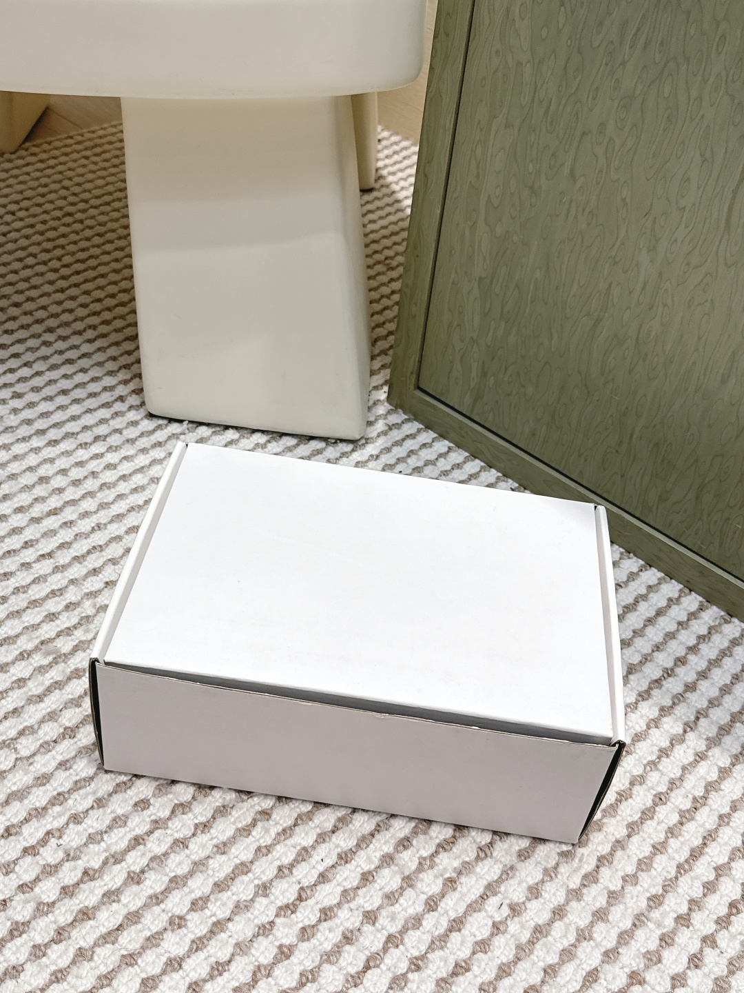 NO:615537,Official website sync box packaging, loafers, loafers19860909官网同步盒包装,乐福鞋,loafers,Women's Shoes