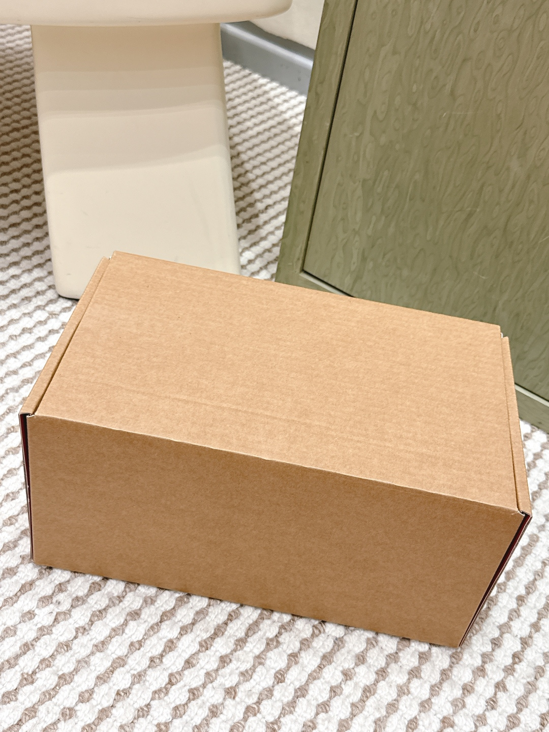 NO:646532,Official website sync box packaging, loafers, loafers19860909官网同步盒包装,乐福鞋,loafers,Women's Shoes