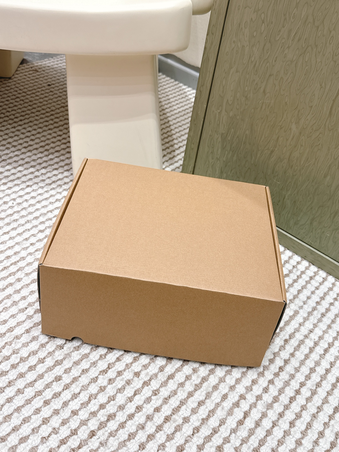 NO:630864,Official website sync box packaging, snow boots, boots19860909官网同步盒包装,雪地靴,boots,Women's Shoes