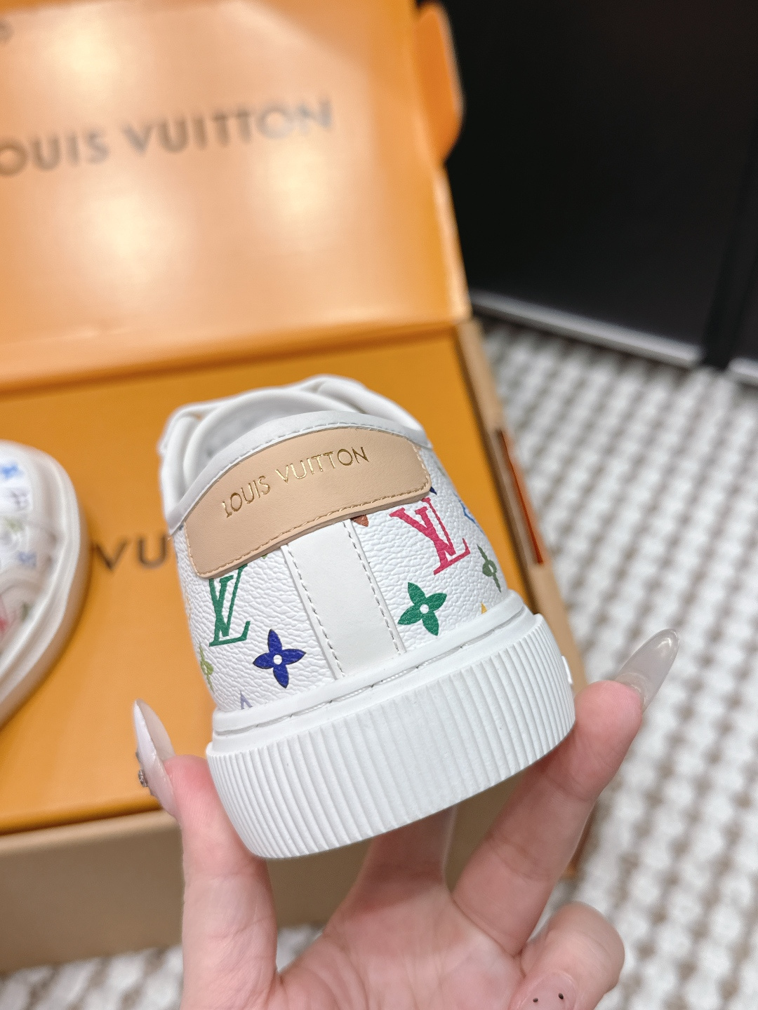 Louis Vuitton LouIs Vuitton 路易威登TIME OUT休闲板鞋 小白鞋