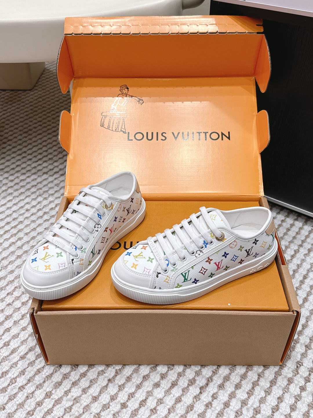 Louis Vuitton LouIs Vuitton 路易威登TIME OUT休闲板鞋 小白鞋
