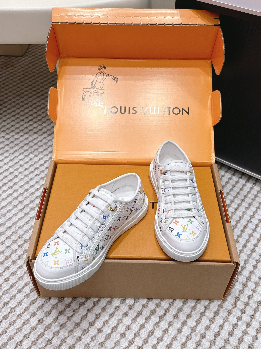 Louis Vuitton LouIs Vuitton 路易威登TIME OUT休闲板鞋 小白鞋