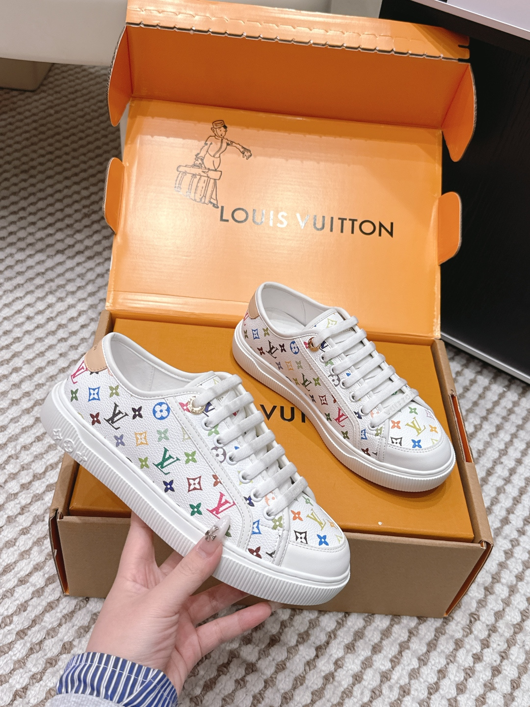Louis Vuitton LouIs Vuitton 路易威登TIME OUT休闲板鞋 小白鞋