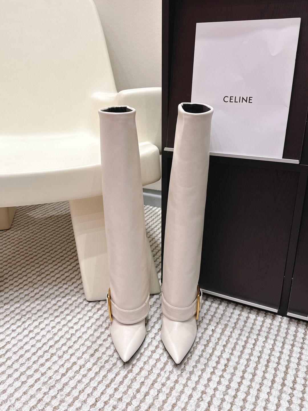 NO:694531,Purchasing agent Balmaln/2026 early spring new style straight, pointed toe, warehouse boots, long boots. The original version is reproduced one to one, all the positions are just right, Internet celebrity hot style, top leisure vacation series. Big celebrities and Internet celebrities unanimously pursue this style, and it is even out of stock. Retro boots are an indispensable item in midsummer. They are very attractive and fashionable sports style. Show your elegance, lightness, slimness and white feet in your way... Heel height 8.5CM Size  35-39 (40.41.42. Customization is non-refundable), boots, balmain, boots19860909代购级 Balmaln/2026早春新款 直筒 尖头 库管靴 长靴 原版一比一复刻,所有的位置刚刚好 ,网红爆款,顶级休闲度假系列 大咖网红一致追求此款,更是断货一度难求 盛夏不可缺少的单品复古靴子,上脚极具吸引时髦运动风尚,以你的方式彰显你的优雅、轻便、显瘦、显脚白… 跟高 8.5CM Size 35-39（40.41.42.定制不退换）,靴子,balmain,boots,Women's Shoes