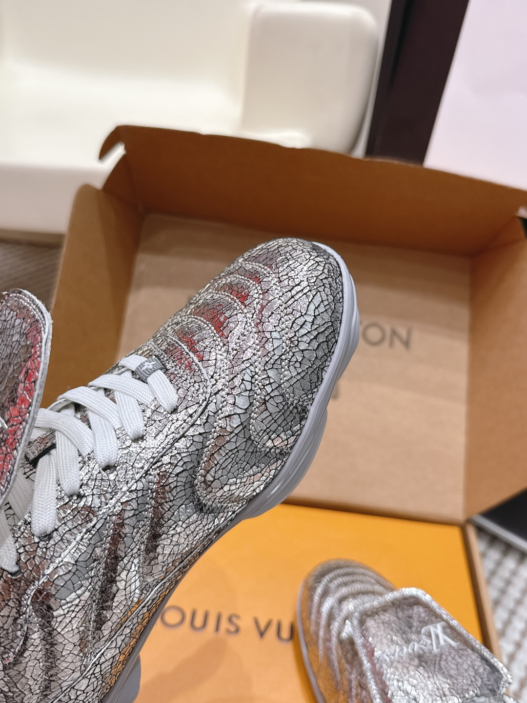 Louis Vuitton ²⁰²6 𝐬𝐬𝐋𝐕 𝐃𝐢𝐬𝐜𝐨𝐯𝐞𝐫𝐲 𝐋𝐚𝐜𝐞 𝐔𝐩路易威登 运动鞋 足球鞋 休闲 跑鞋