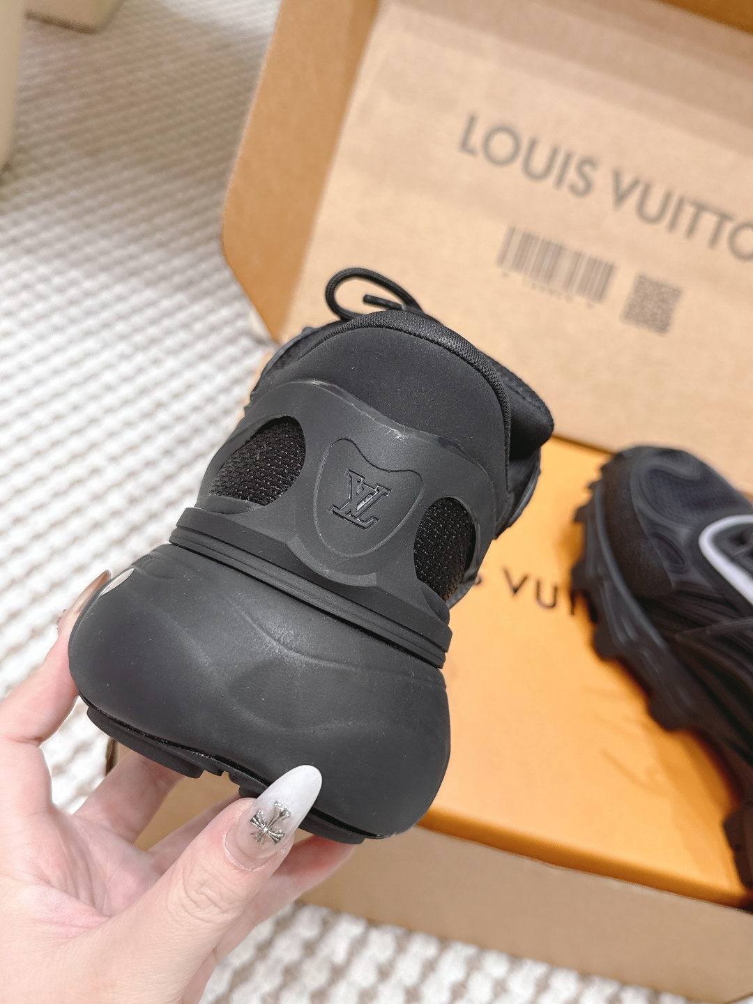 Louis Vuitton LV与菲董Pharrell Williams联名的2026新款 运动鞋