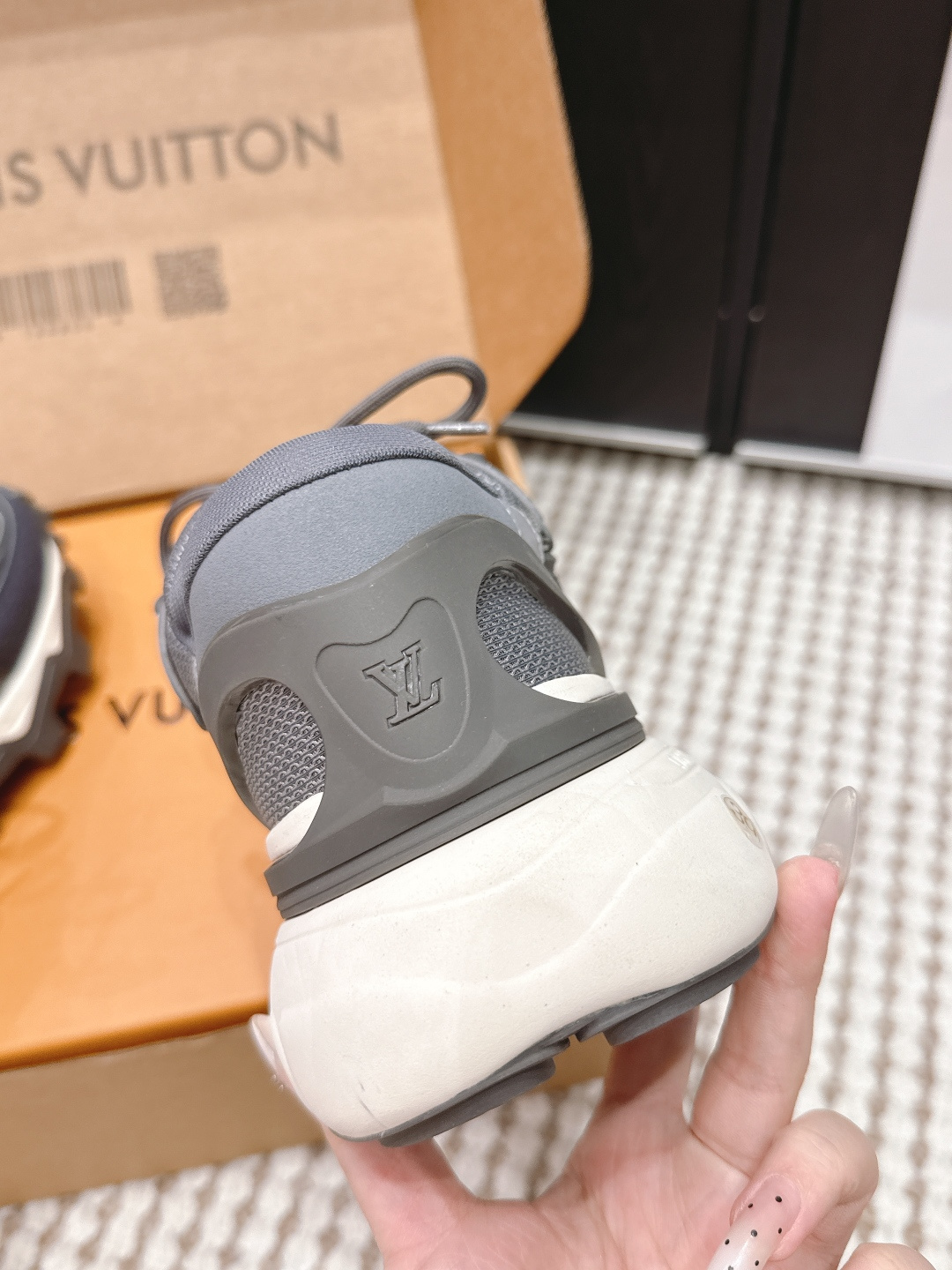 Louis Vuitton LV与菲董Pharrell Williams联名的2026新款 运动鞋