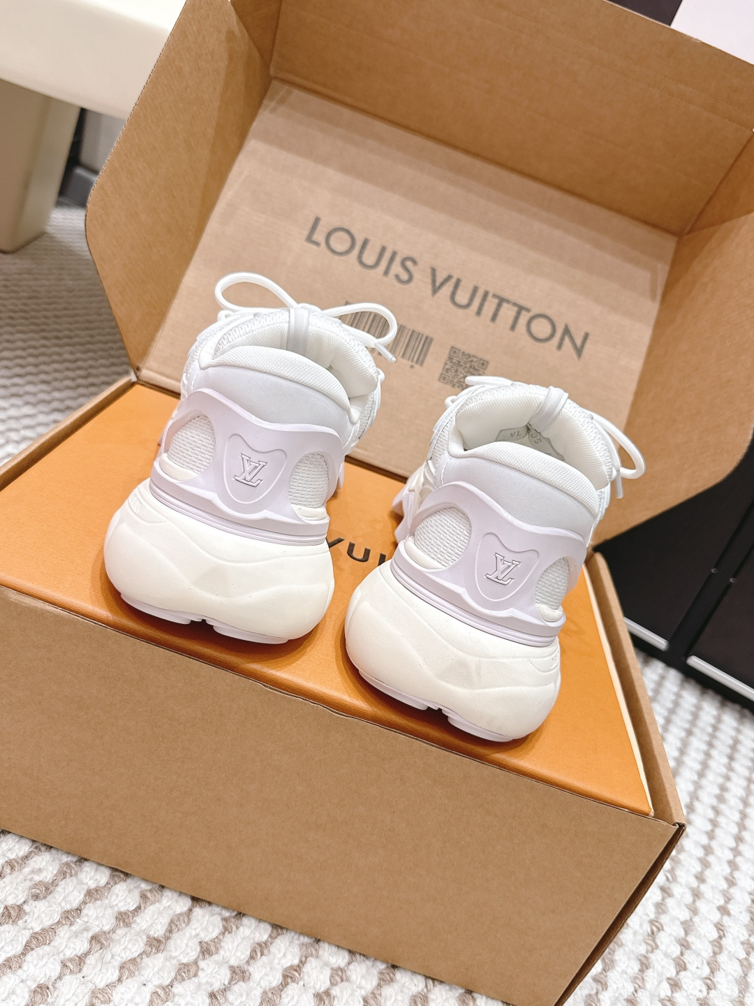 Louis Vuitton LV与菲董Pharrell Williams联名的2026新款 运动鞋